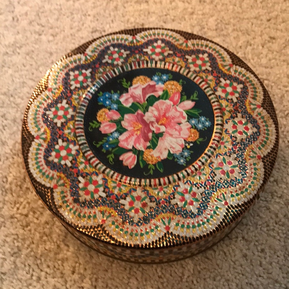 Decorate tin